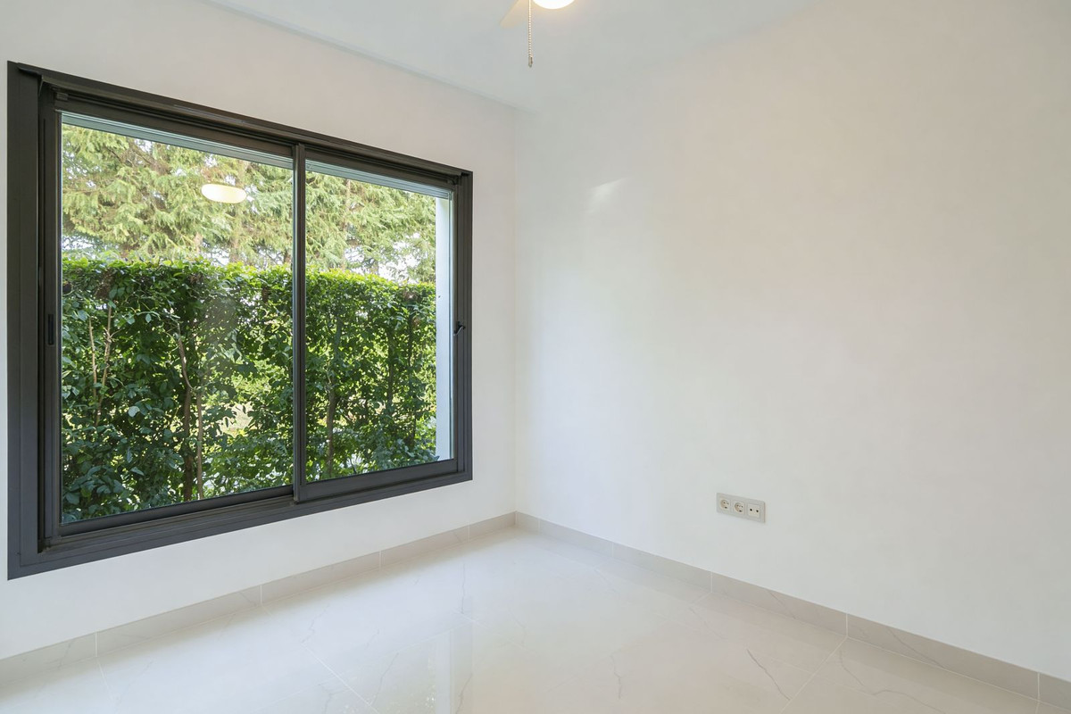 3 Bed Apartment for sale in New Golden Mile Costa Del Sol, Málaga, Spain