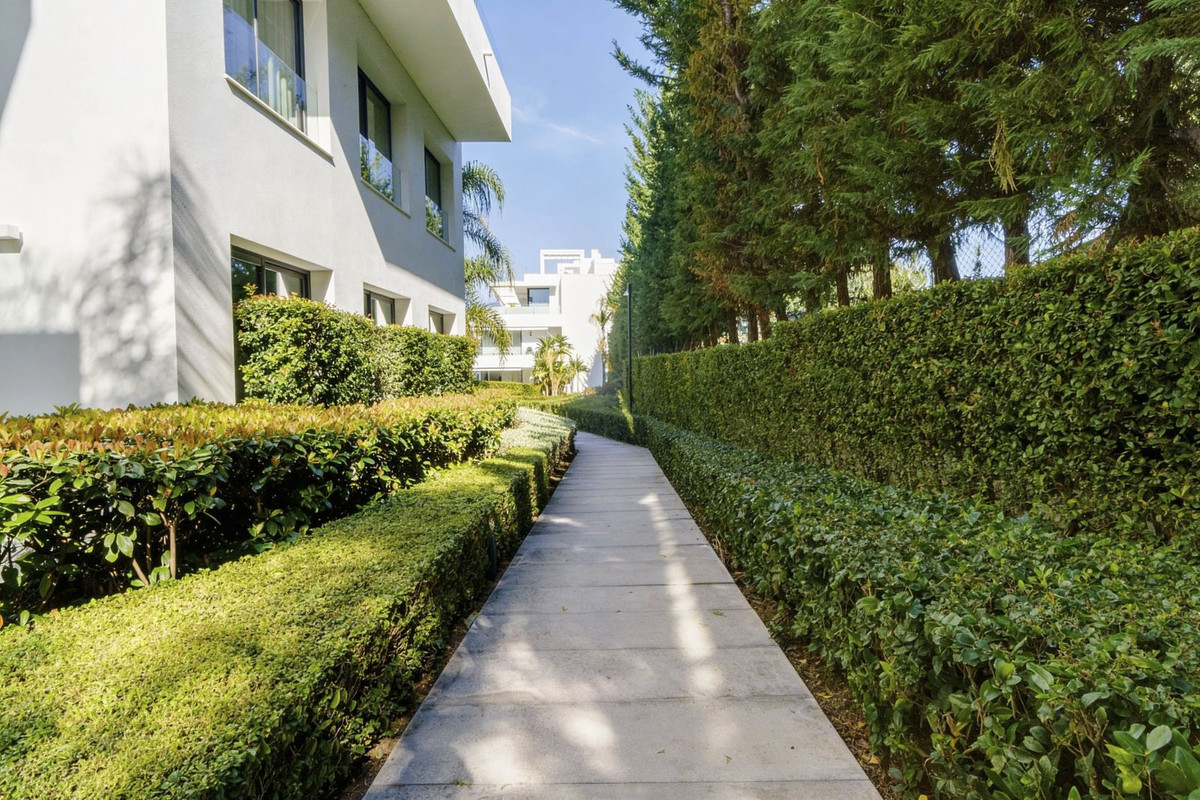 3 Bed Apartment for sale in New Golden Mile Costa Del Sol, Málaga, Spain