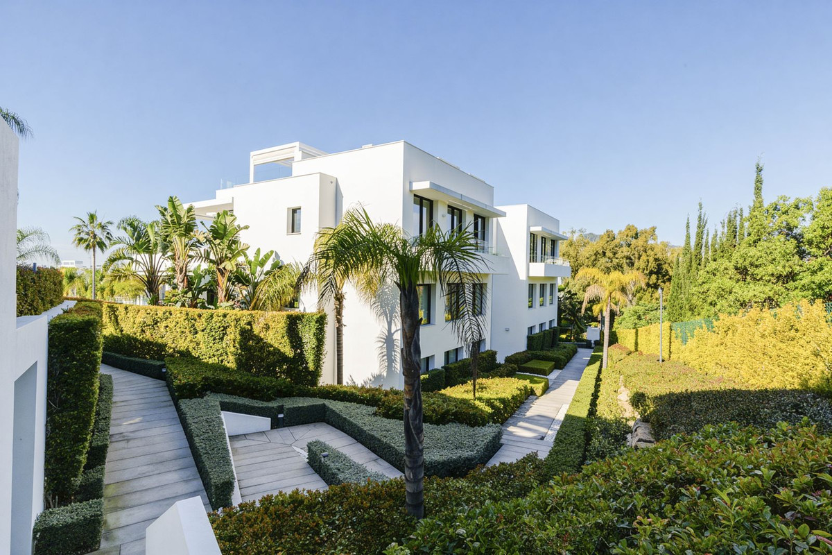 3 Bed Apartment for sale in New Golden Mile Costa Del Sol, Málaga, Spain