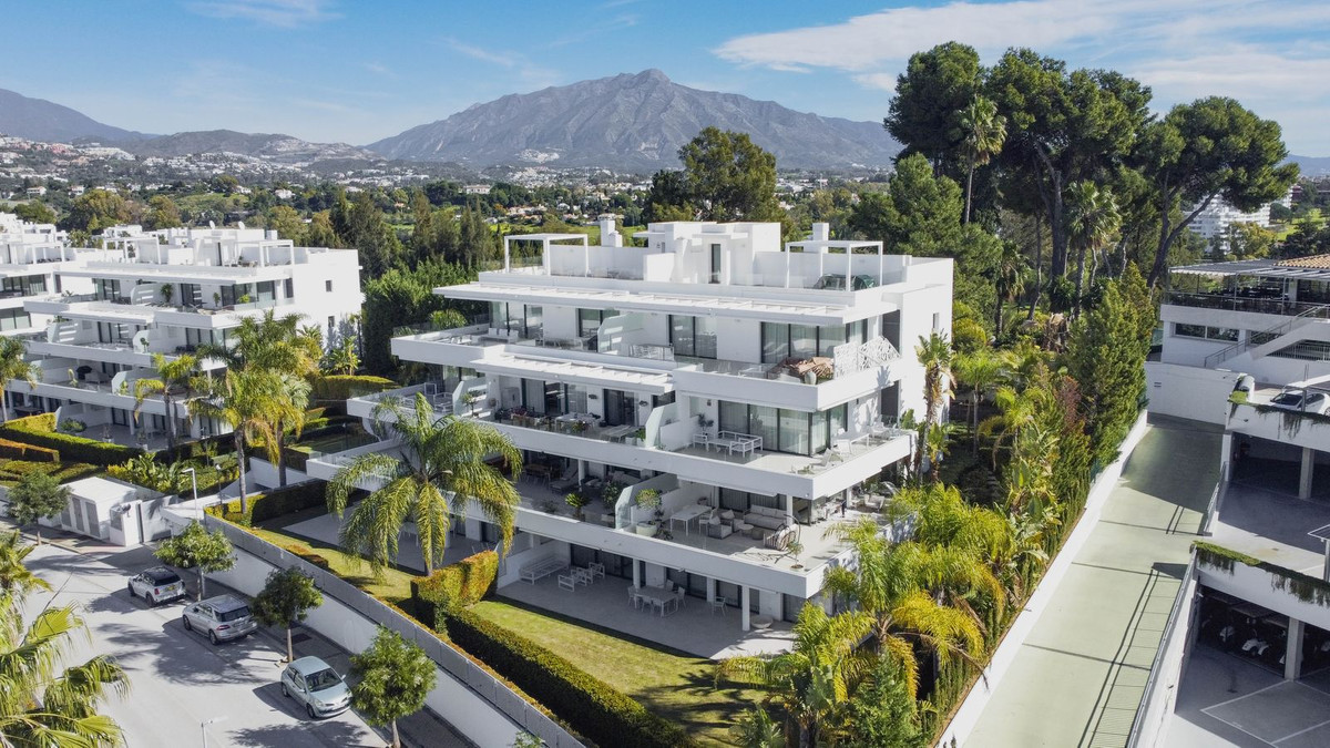 3 Bed Apartment for sale in New Golden Mile Costa Del Sol, Málaga, Spain