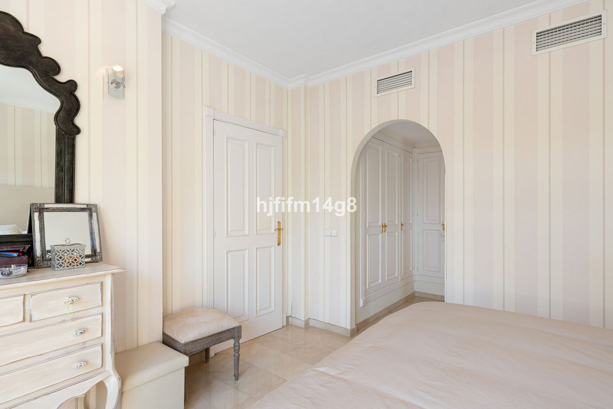 3 Bed Apartment for sale in Nueva Andalucía Costa Del Sol, Málaga, Spain