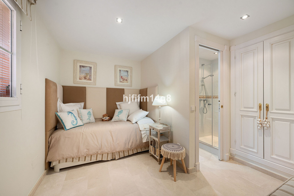 3 Bed Apartment for sale in Nueva Andalucía Costa Del Sol, Málaga, Spain