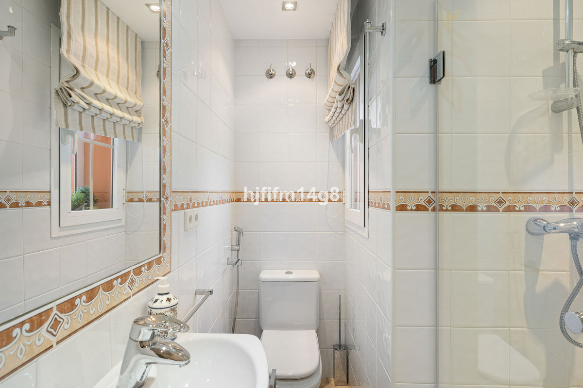 3 Bed Apartment for sale in Nueva Andalucía Costa Del Sol, Málaga, Spain