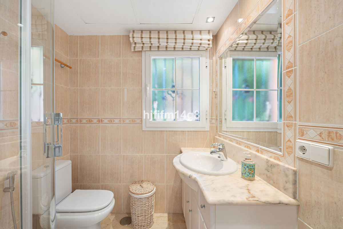 3 Bed Apartment for sale in Nueva Andalucía Costa Del Sol, Málaga, Spain