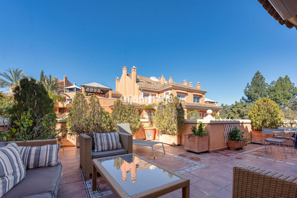 3 Bed Apartment for sale in Nueva Andalucía Costa Del Sol, Málaga, Spain