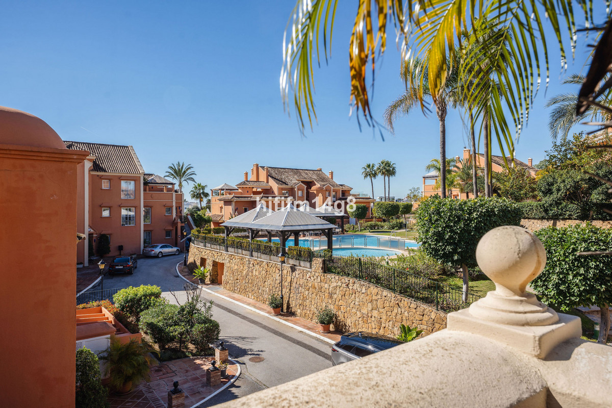 3 Bed Apartment for sale in Nueva Andalucía Costa Del Sol, Málaga, Spain