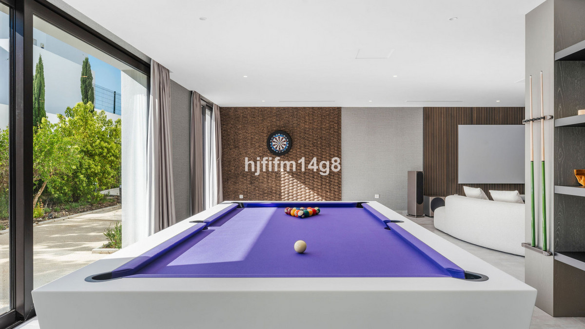 Se vende Villa - Chalet de 5 dormitorios en Costa Del Sol, Málaga, España
