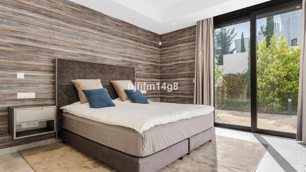 Se vende Villa - Chalet de 5 dormitorios en Costa Del Sol, Málaga, España