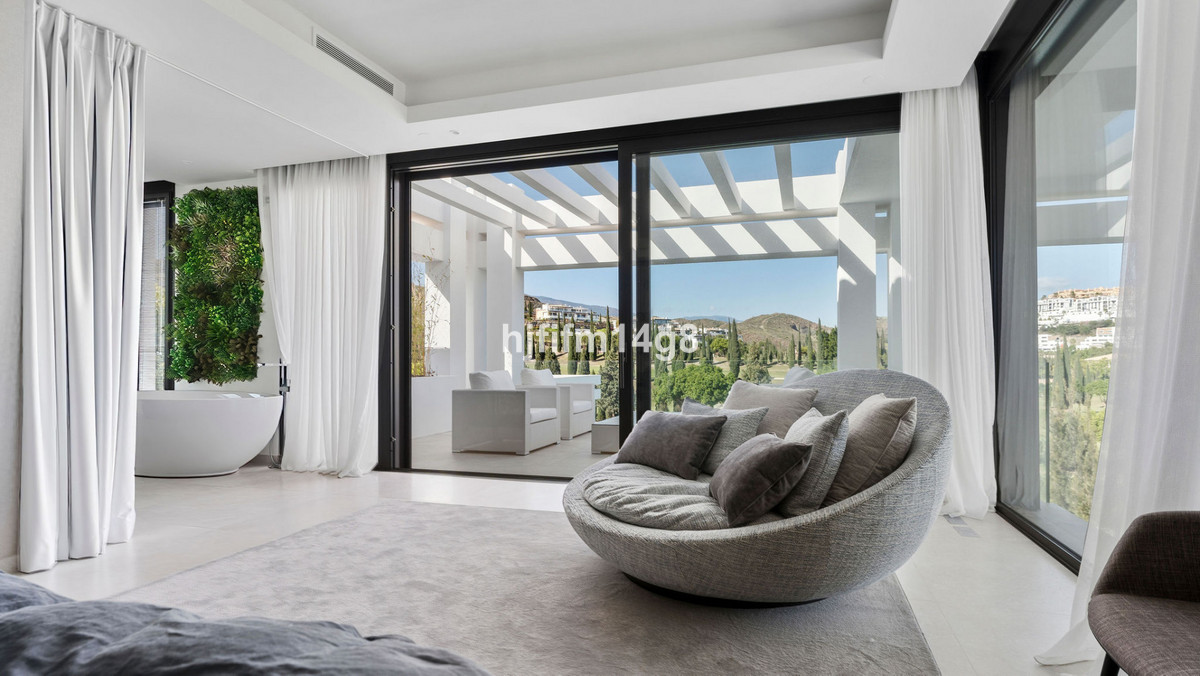 Se vende Villa - Chalet de 5 dormitorios en Costa Del Sol, Málaga, España