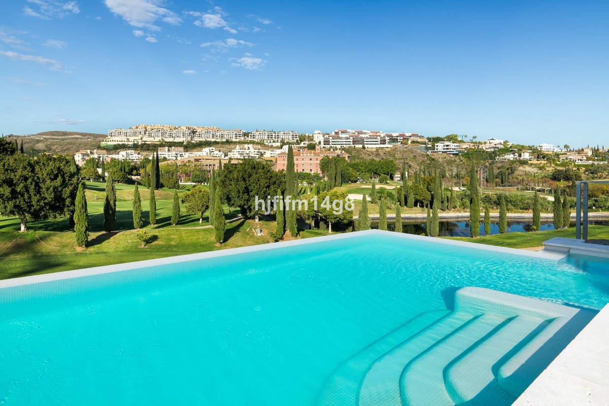 Se vende Villa - Chalet de 5 dormitorios en Costa Del Sol, Málaga, España