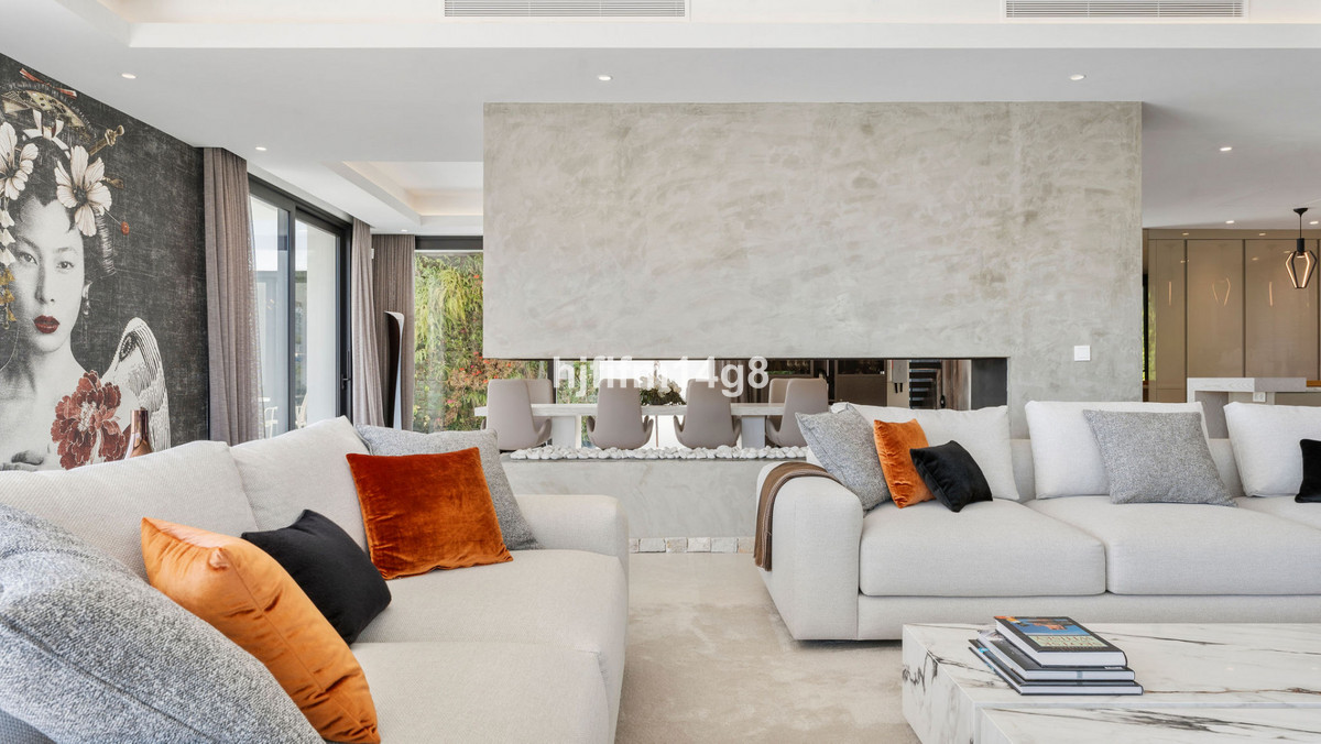 Se vende Villa - Chalet de 5 dormitorios en Costa Del Sol, Málaga, España