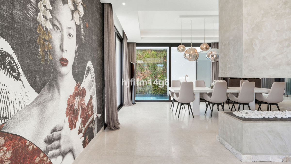 Se vende Villa - Chalet de 5 dormitorios en Costa Del Sol, Málaga, España