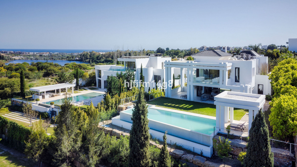 Se vende Villa - Chalet de 5 dormitorios en Costa Del Sol, Málaga, España