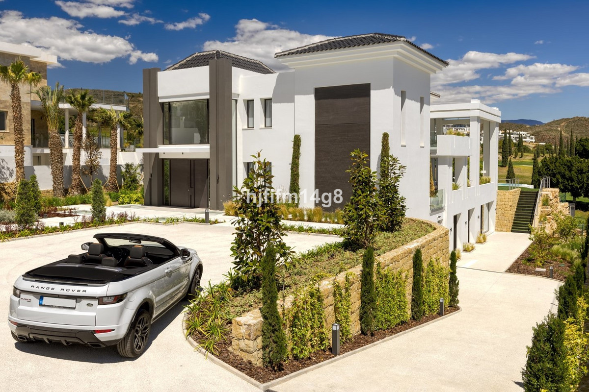 Se vende Villa - Chalet de 5 dormitorios en Costa Del Sol, Málaga, España
