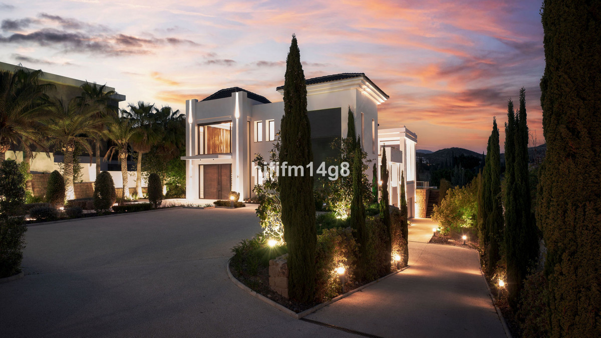 Se vende Villa - Chalet de 5 dormitorios en Costa Del Sol, Málaga, España