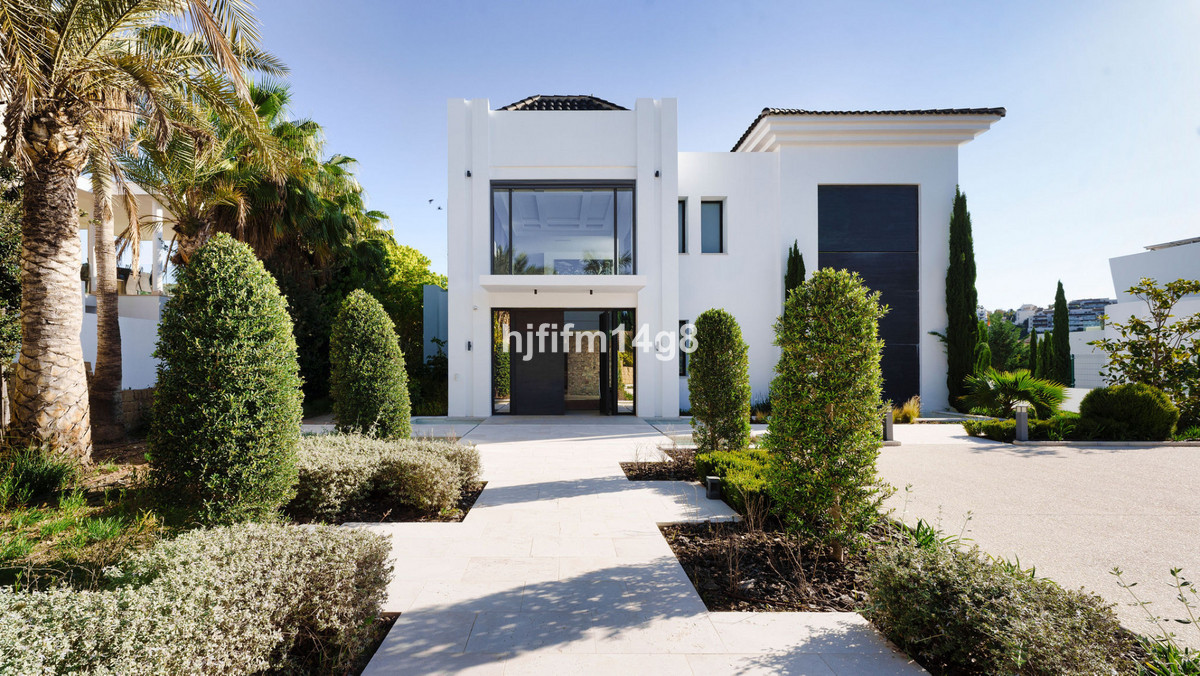 Se vende Villa - Chalet de 5 dormitorios en Costa Del Sol, Málaga, España