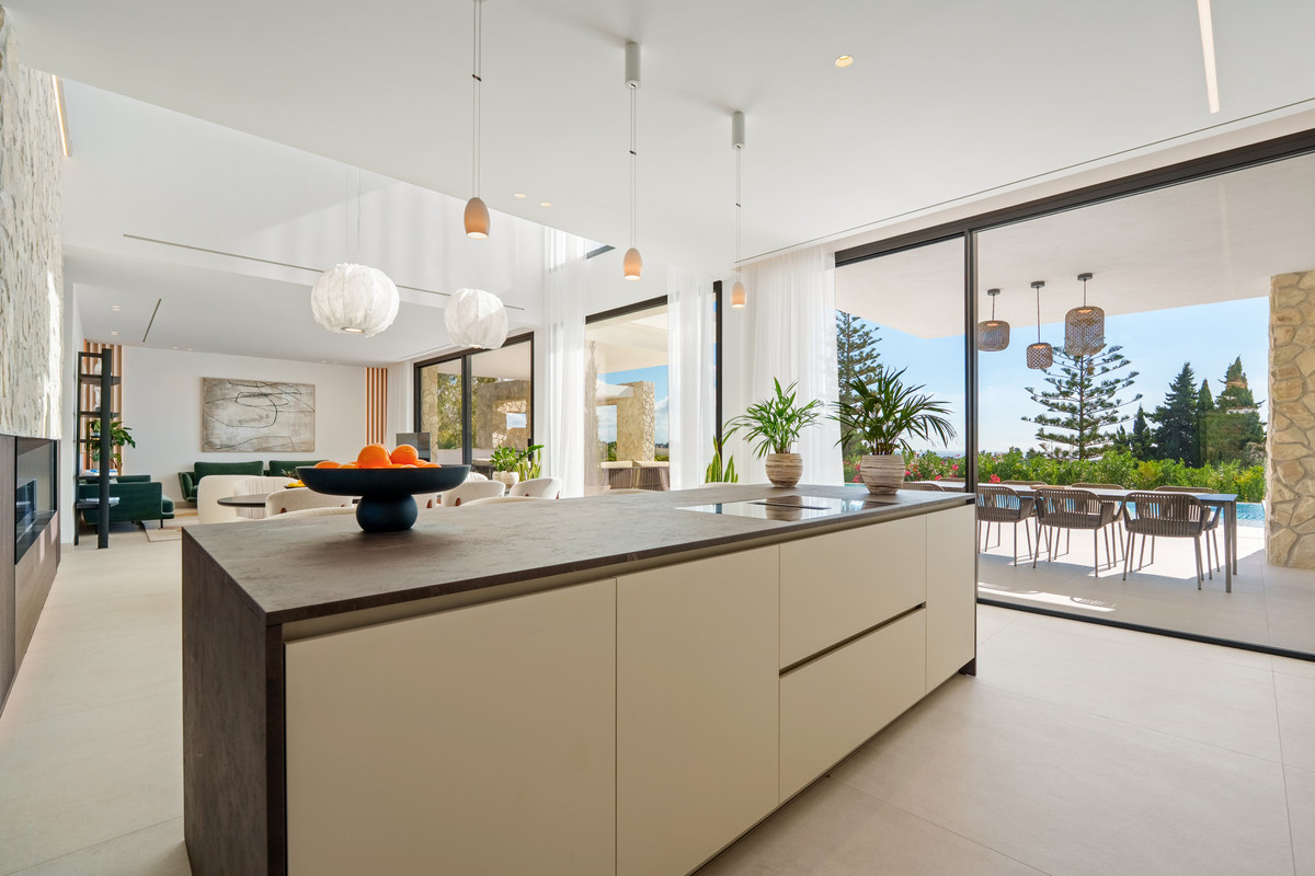 Se vende Villa - Chalet de 5 dormitorios en Costa Del Sol, Málaga, España