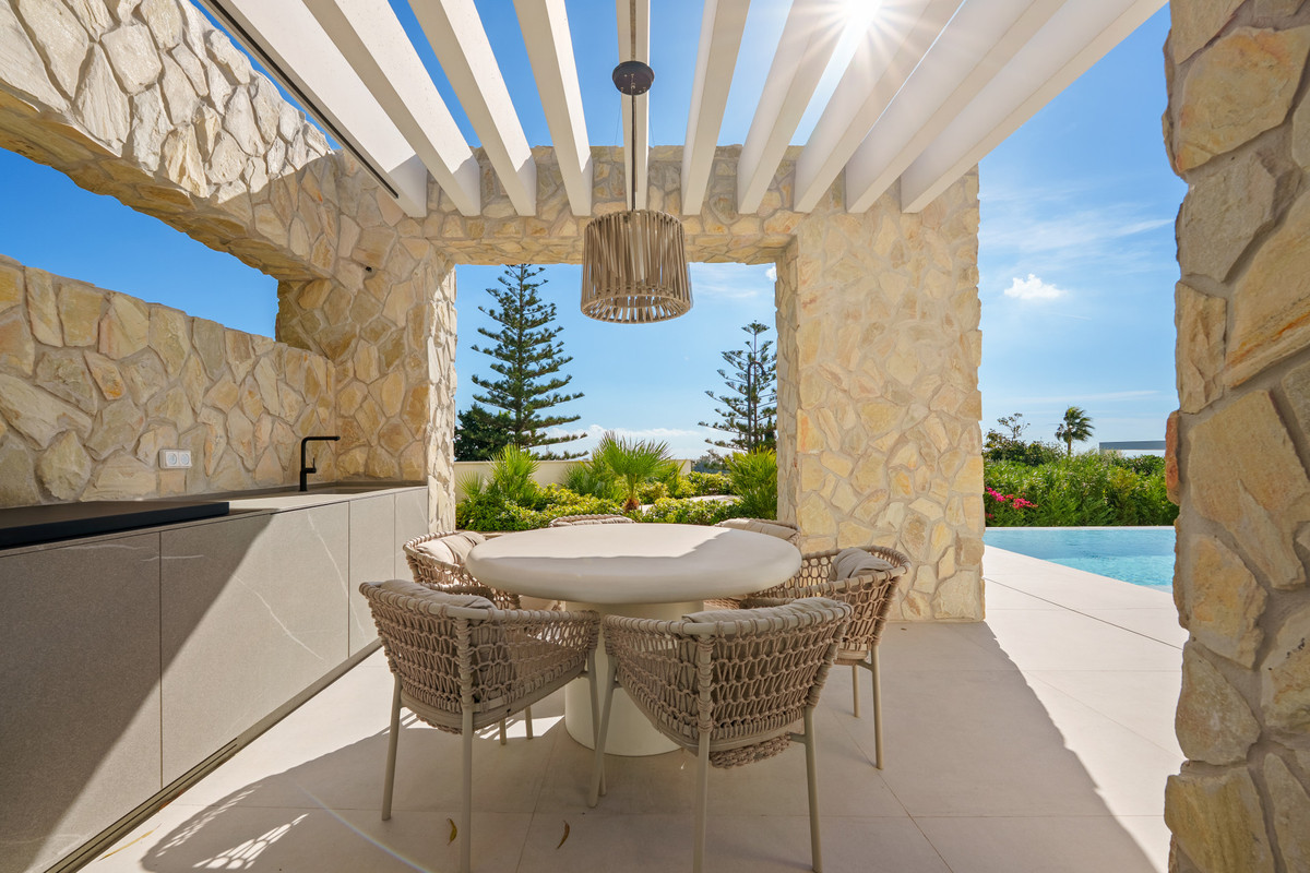 Se vende Villa - Chalet de 5 dormitorios en Costa Del Sol, Málaga, España