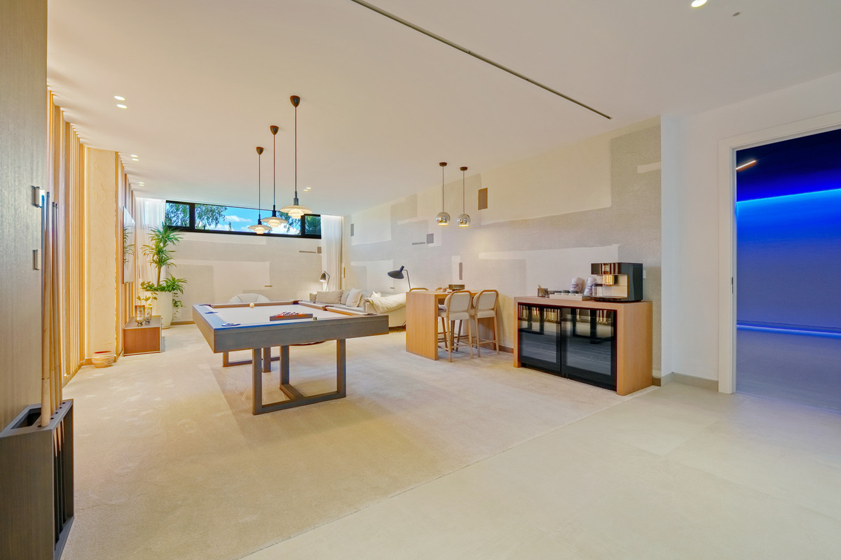 Se vende Villa - Chalet de 5 dormitorios en Costa Del Sol, Málaga, España