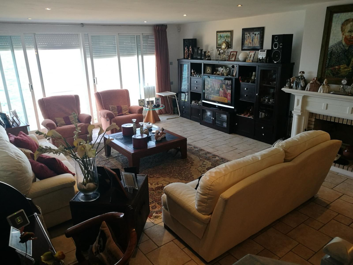 4 Bed Townhouse for sale in Santa Pola Costa Blanca, Alicante, Spain