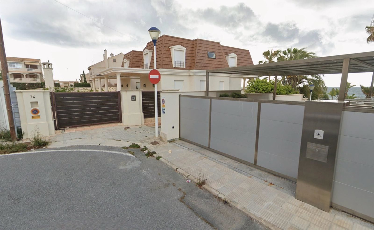 4 Bed Townhouse for sale in Santa Pola Costa Blanca, Alicante, Spain