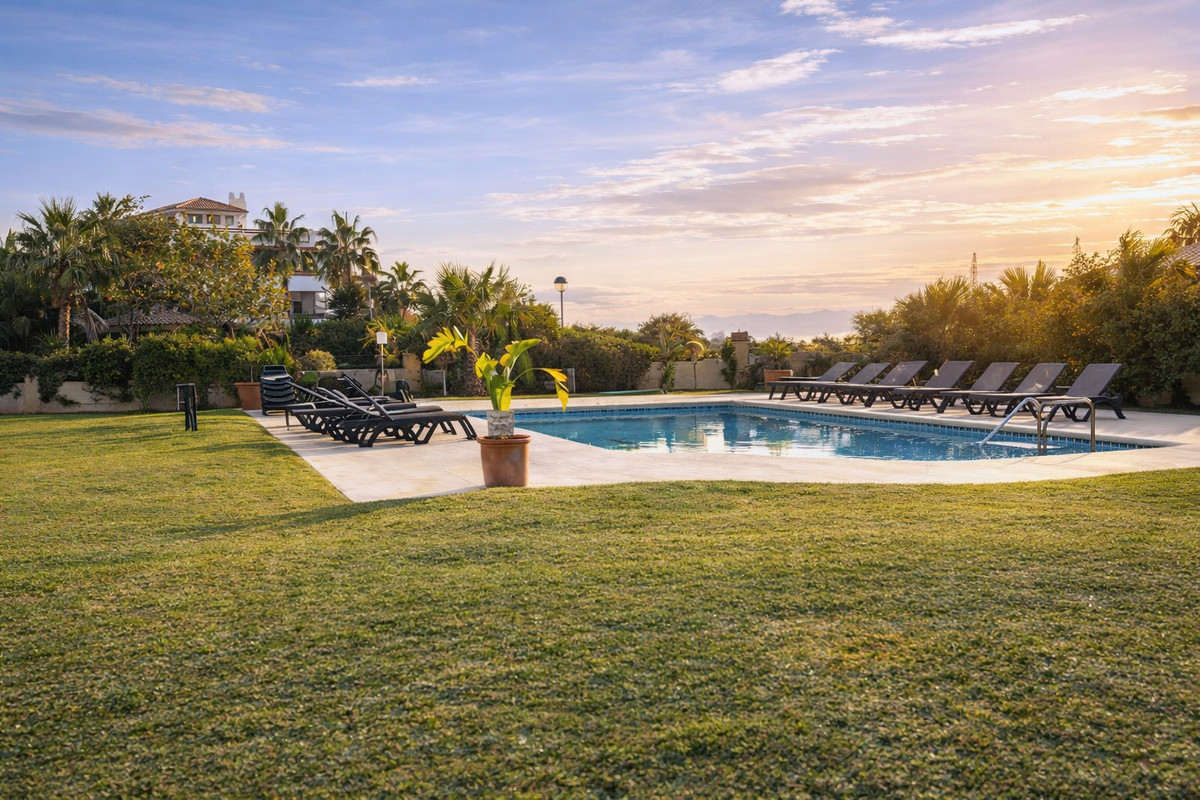 2 Bed Apartment for sale in Selwo Costa Del Sol, Málaga, Spain