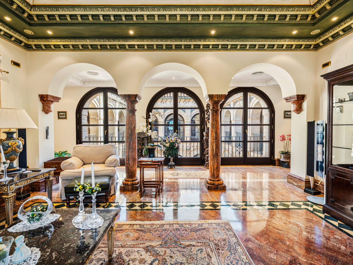 6 Bed Townhouse for sale in Sierra Blanca Costa Del Sol, Málaga, Spain