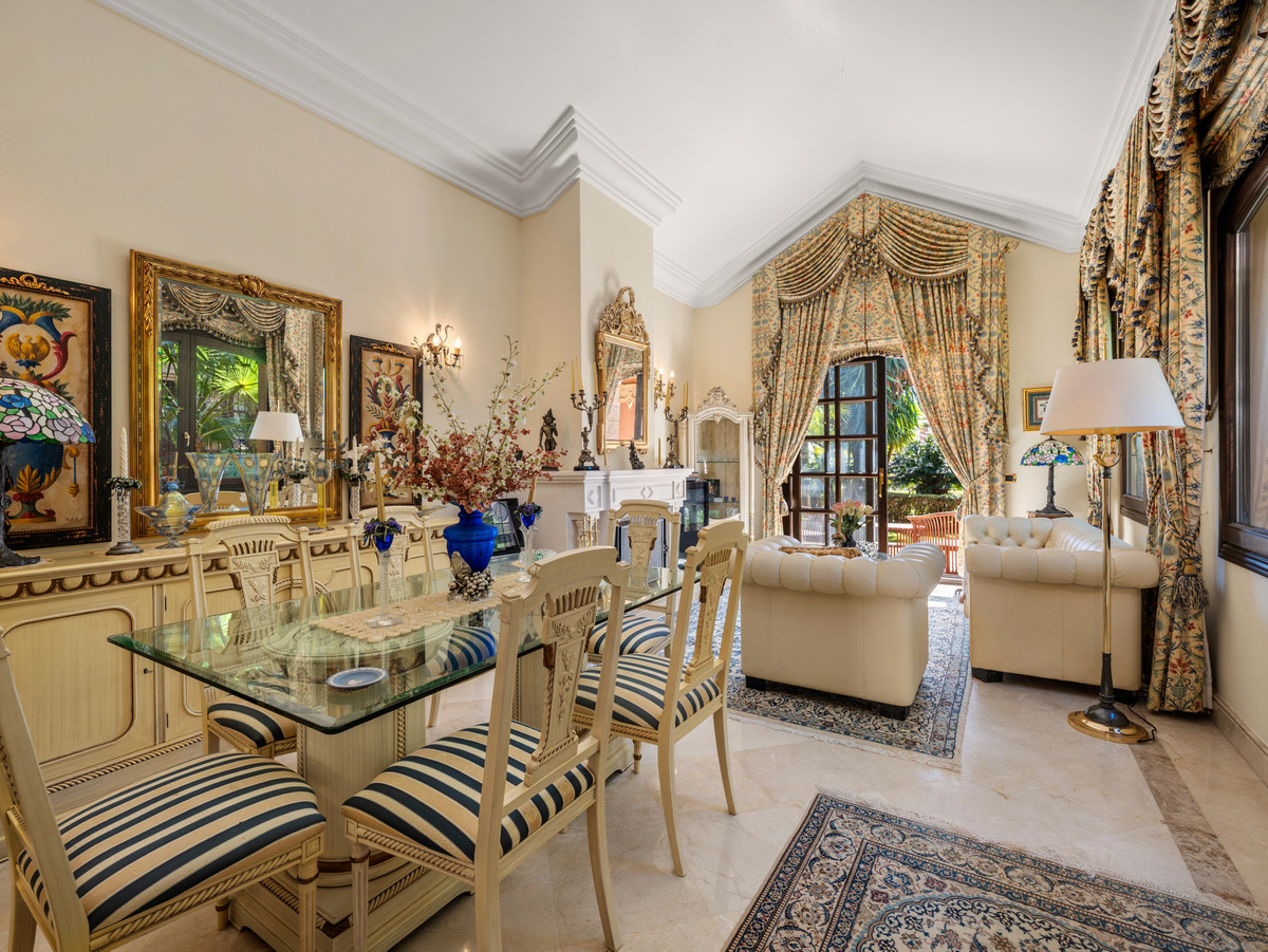6 Bed Townhouse for sale in Sierra Blanca Costa Del Sol, Málaga, Spain