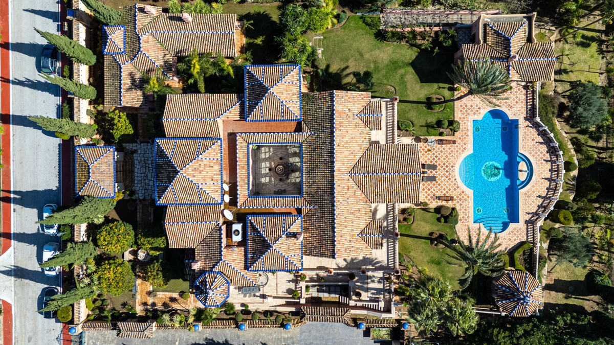 6 Bed Townhouse for sale in Sierra Blanca Costa Del Sol, Málaga, Spain