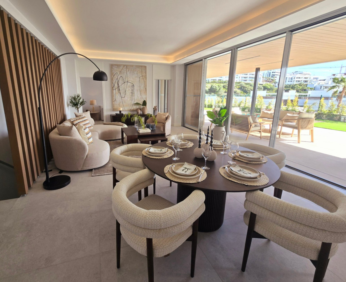 4 Bed Apartment for sale in Marbella Costa Del Sol, Málaga, Spain