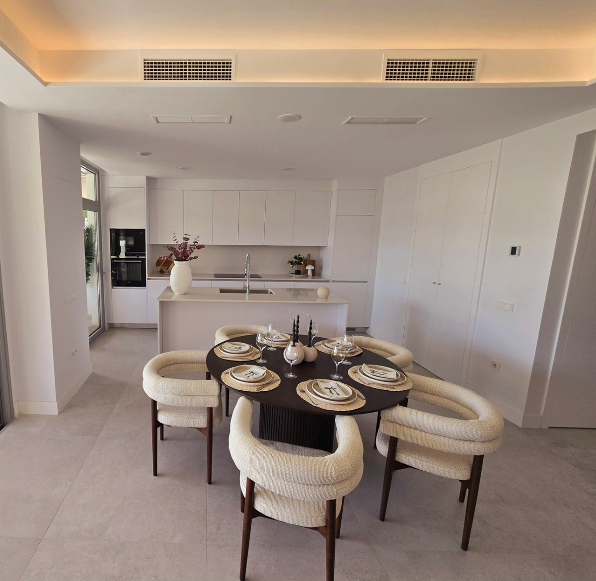 4 Bed Apartment for sale in Marbella Costa Del Sol, Málaga, Spain