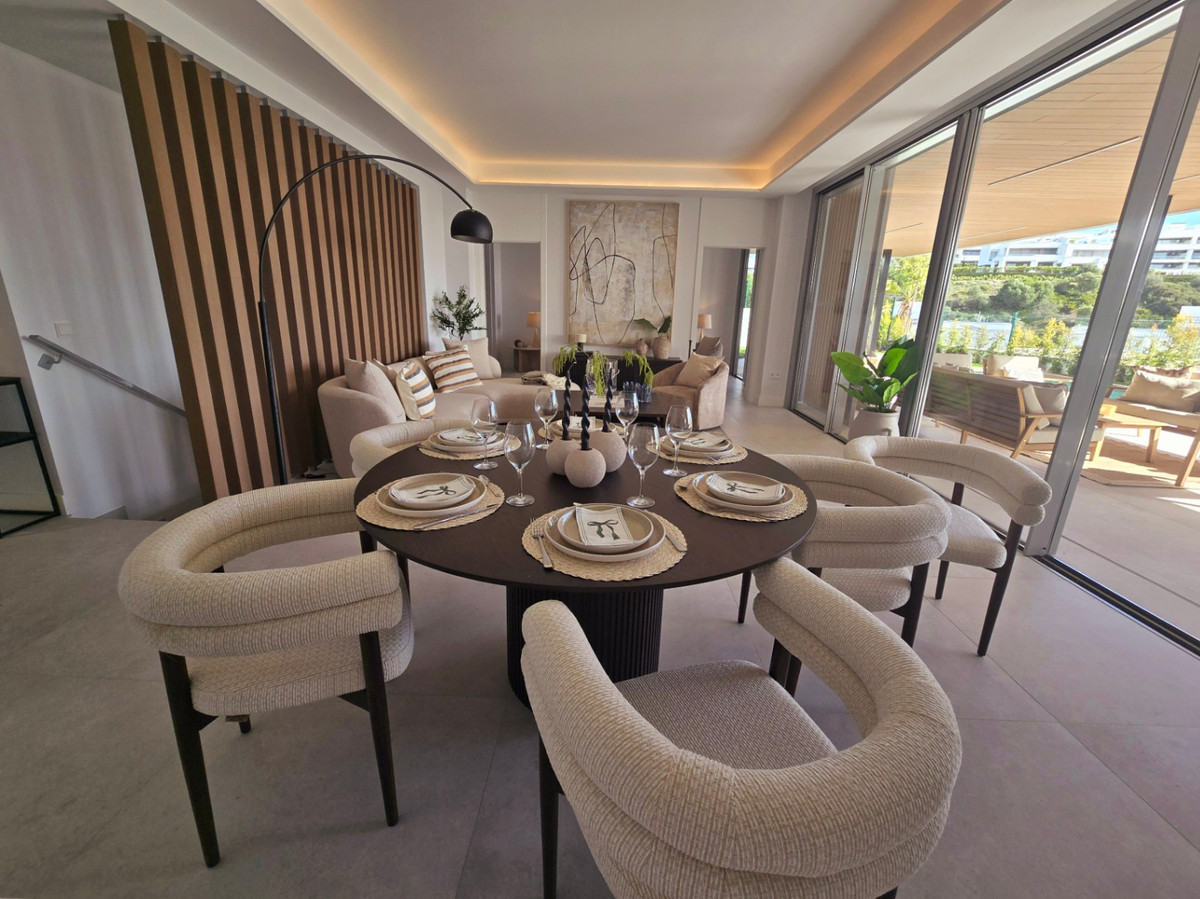 4 Bed Apartment for sale in Marbella Costa Del Sol, Málaga, Spain