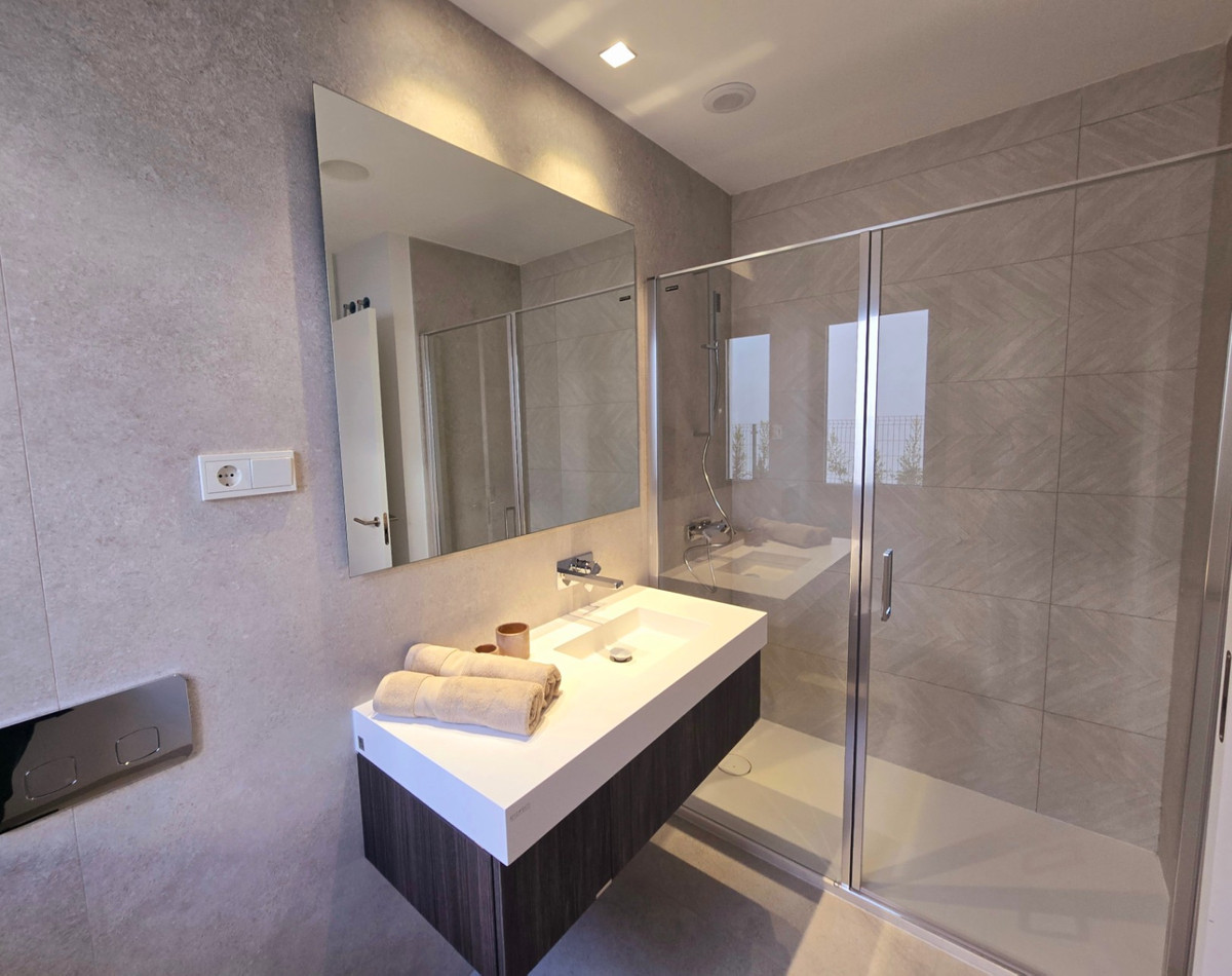 4 Bed Apartment for sale in Marbella Costa Del Sol, Málaga, Spain