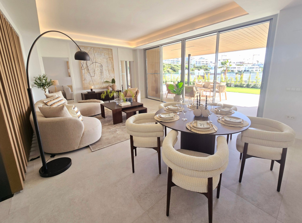 4 Bed Apartment for sale in Marbella Costa Del Sol, Málaga, Spain