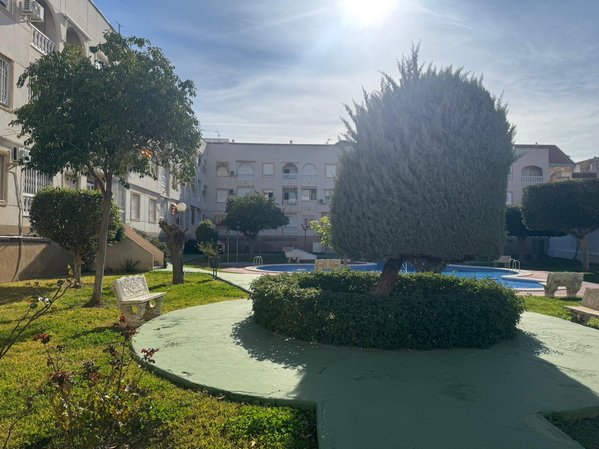 Se vende Apartamento Planta Media de 2 dormitorios en Costa Blanca, Alicante, España