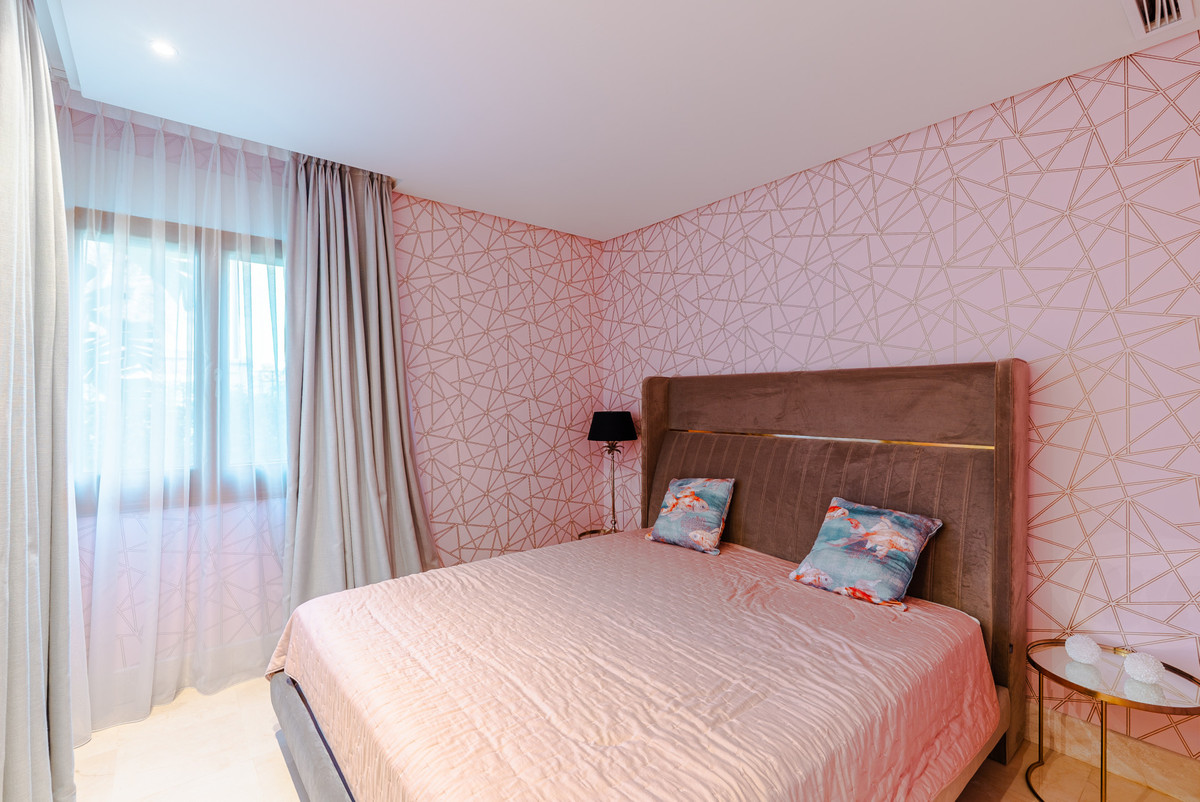 3 Bed Apartment for sale in Estepona Costa Del Sol, Málaga, Spain