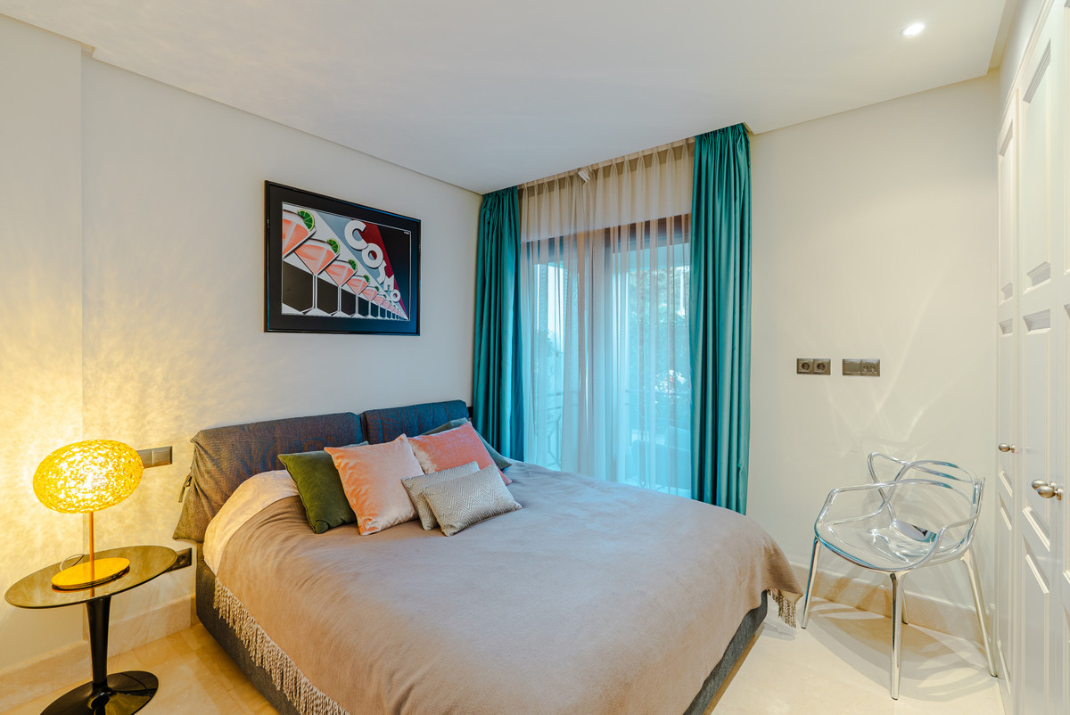 3 Bed Apartment for sale in Estepona Costa Del Sol, Málaga, Spain