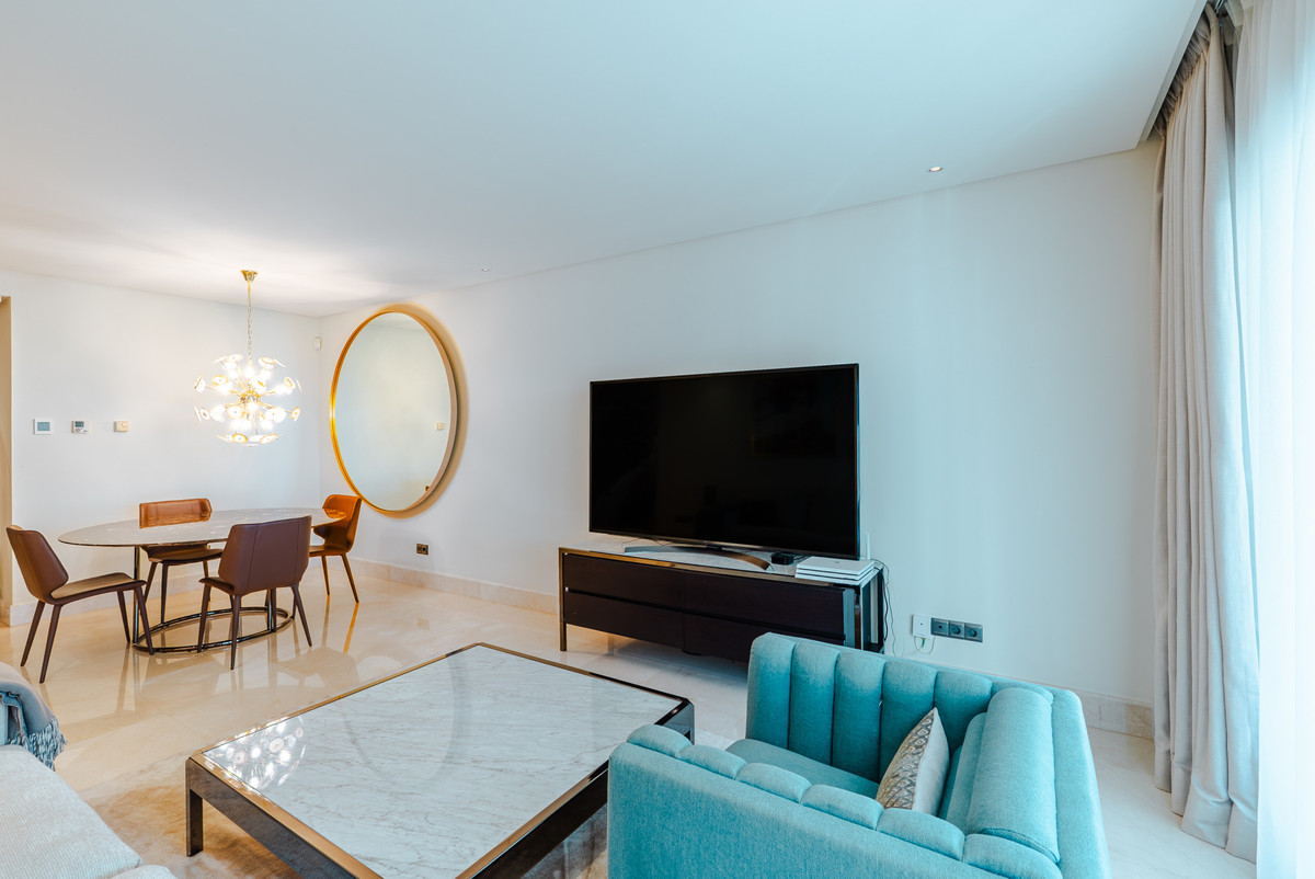 3 Bed Apartment for sale in Estepona Costa Del Sol, Málaga, Spain