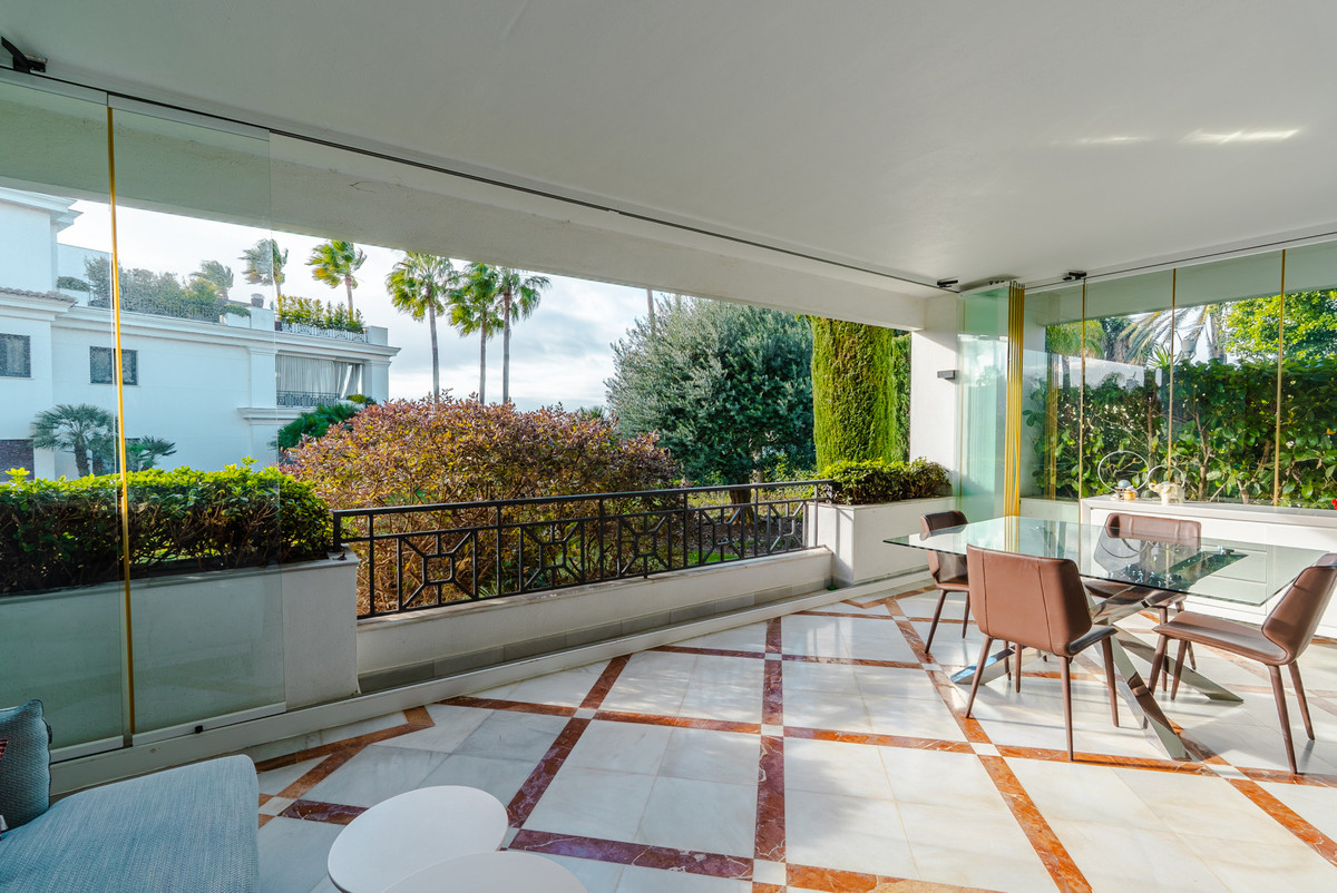 3 Bed Apartment for sale in Estepona Costa Del Sol, Málaga, Spain