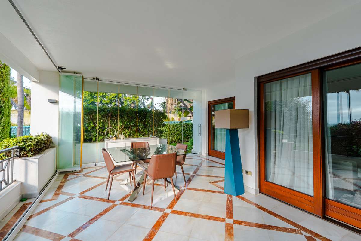 3 Bed Apartment for sale in Estepona Costa Del Sol, Málaga, Spain