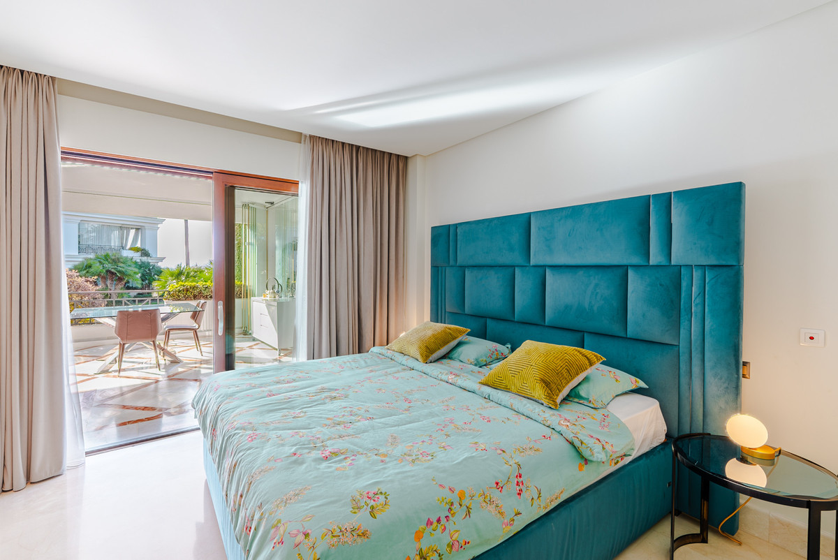 3 Bed Apartment for sale in Estepona Costa Del Sol, Málaga, Spain