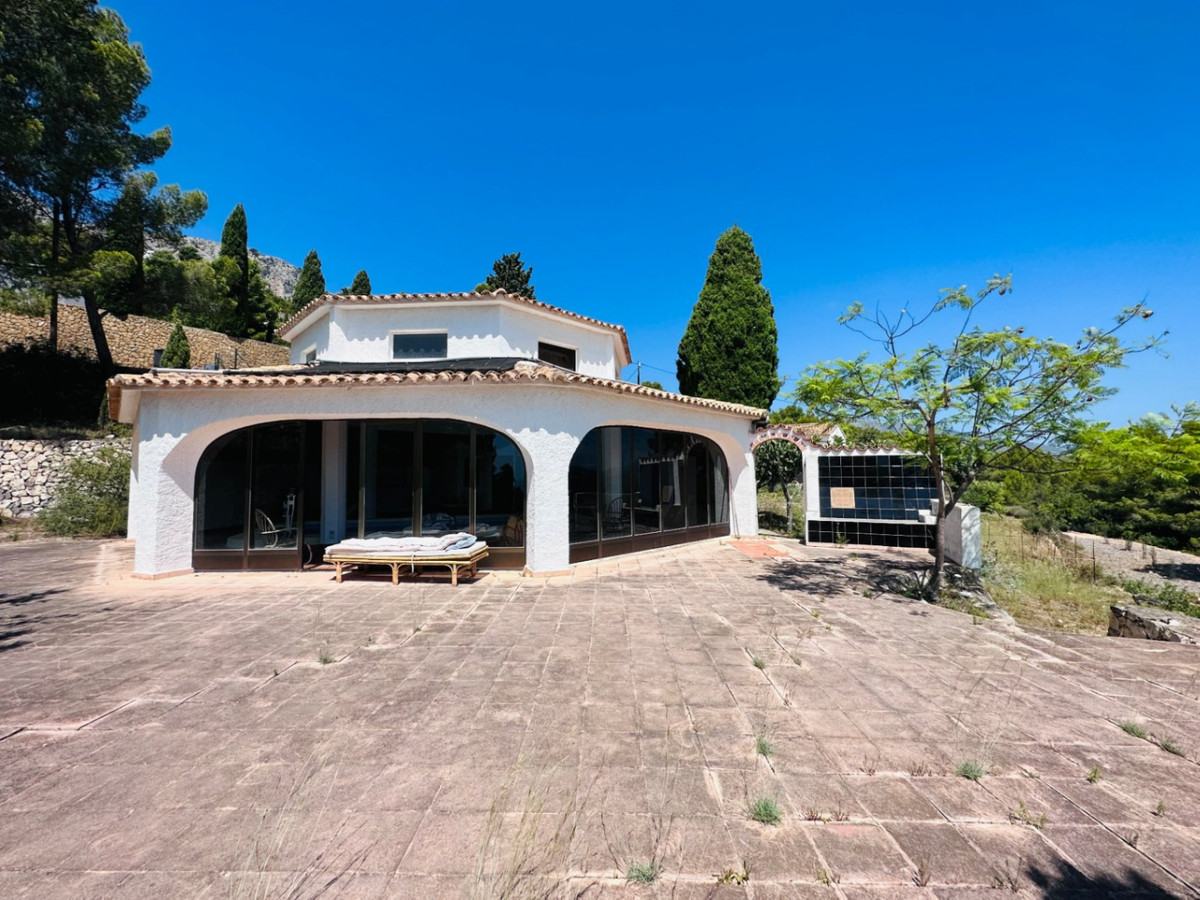 3 Bed Townhouse for sale in Calpe Costa Blanca, Alicante, Spain