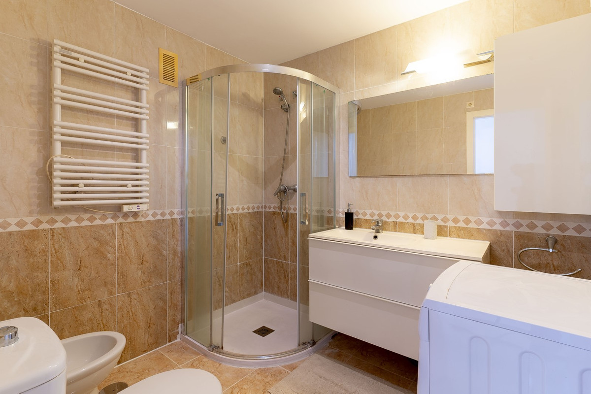 Se vende Apartamento Planta Media de 2 dormitorios en Costa Blanca, Alicante, España