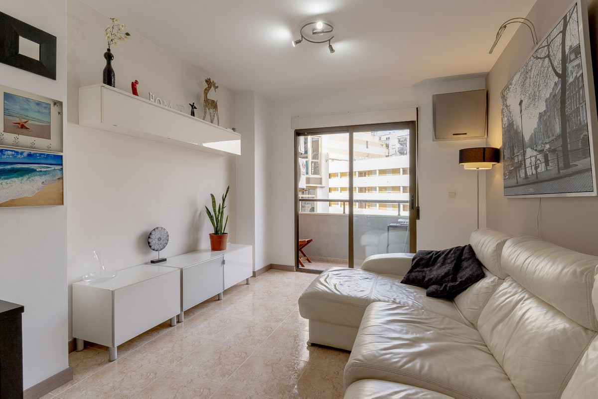 Se vende Apartamento Planta Media de 2 dormitorios en Costa Blanca, Alicante, España