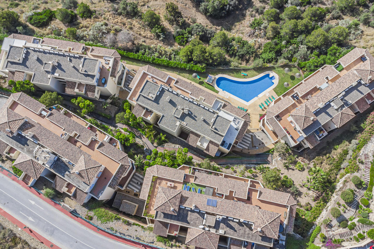 2 Bed Apartment for sale in Calahonda Costa Del Sol, Málaga, Spain
