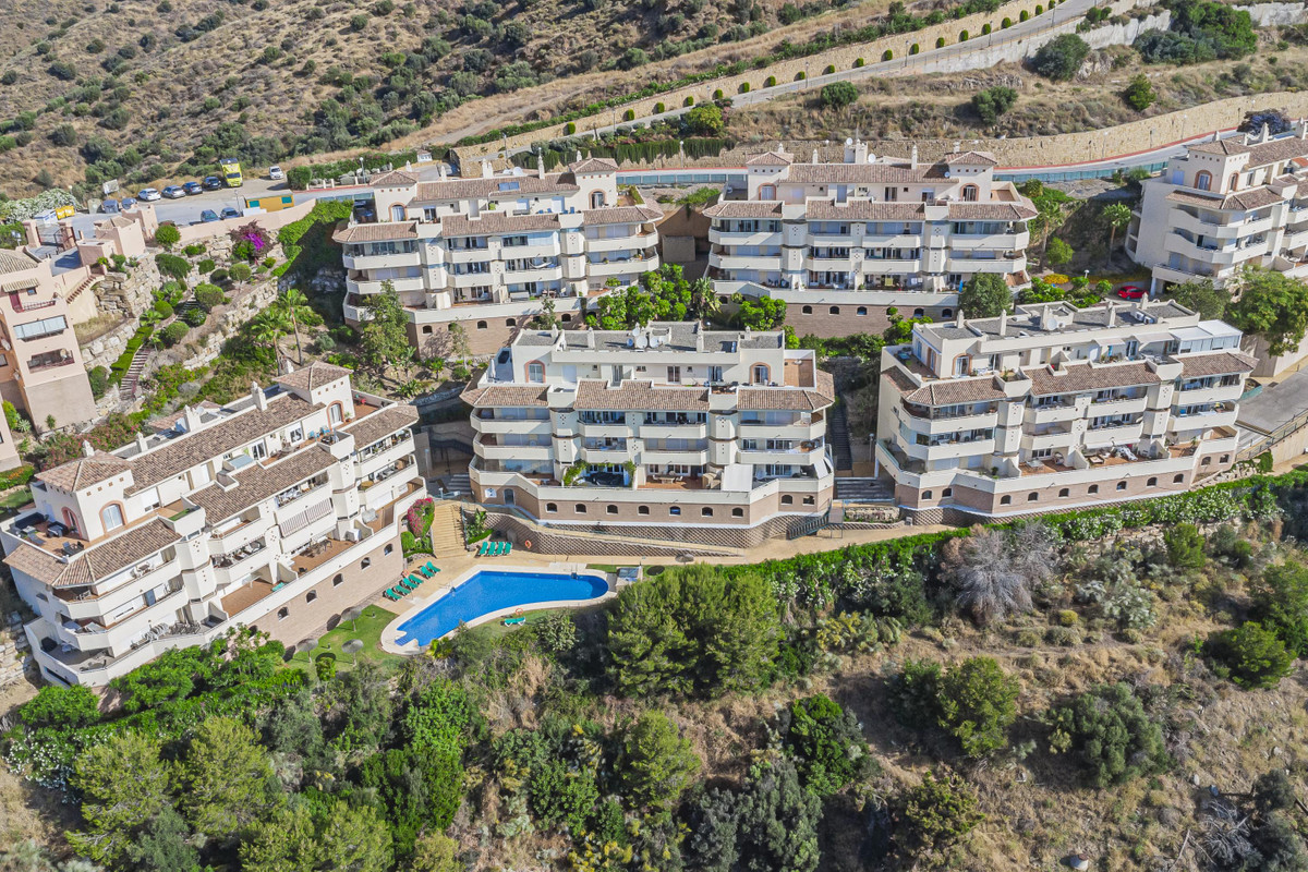 2 Bed Apartment for sale in Calahonda Costa Del Sol, Málaga, Spain