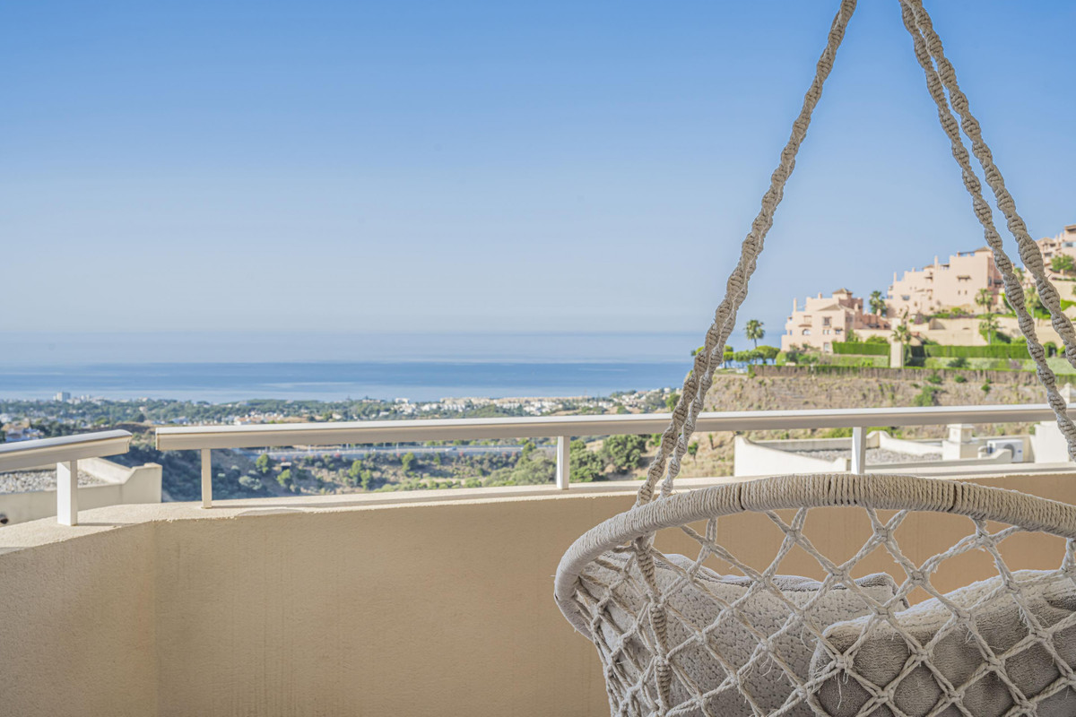 2 Bed Apartment for sale in Calahonda Costa Del Sol, Málaga, Spain
