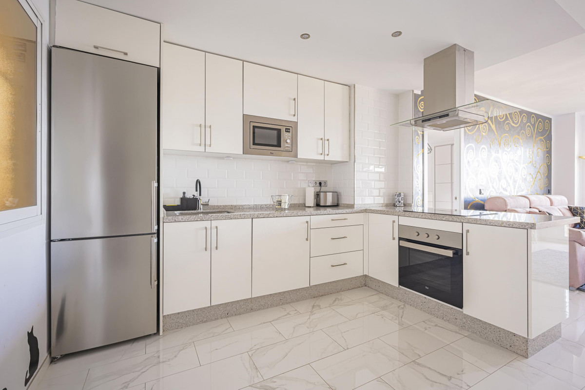 2 Bed Apartment for sale in Calahonda Costa Del Sol, Málaga, Spain