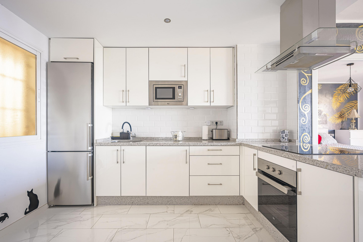 2 Bed Apartment for sale in Calahonda Costa Del Sol, Málaga, Spain
