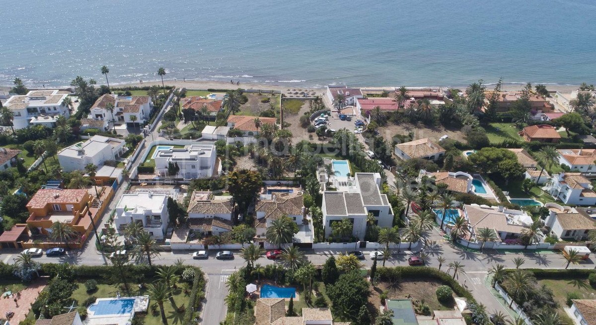 3 Bed Townhouse for sale in Marbesa Costa Del Sol, Málaga, Spain